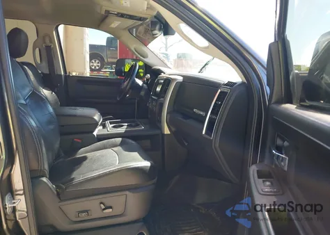 2015 Ram 2500 Laramie z USA, uszkodzony, nr VIN 3C6UR5NL9FG667801